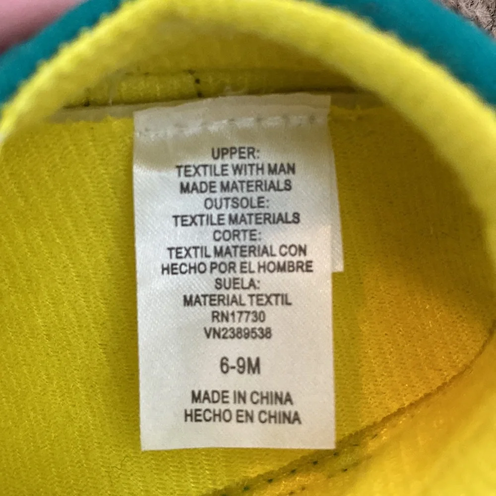 Brand new 6-9 month baby shoes